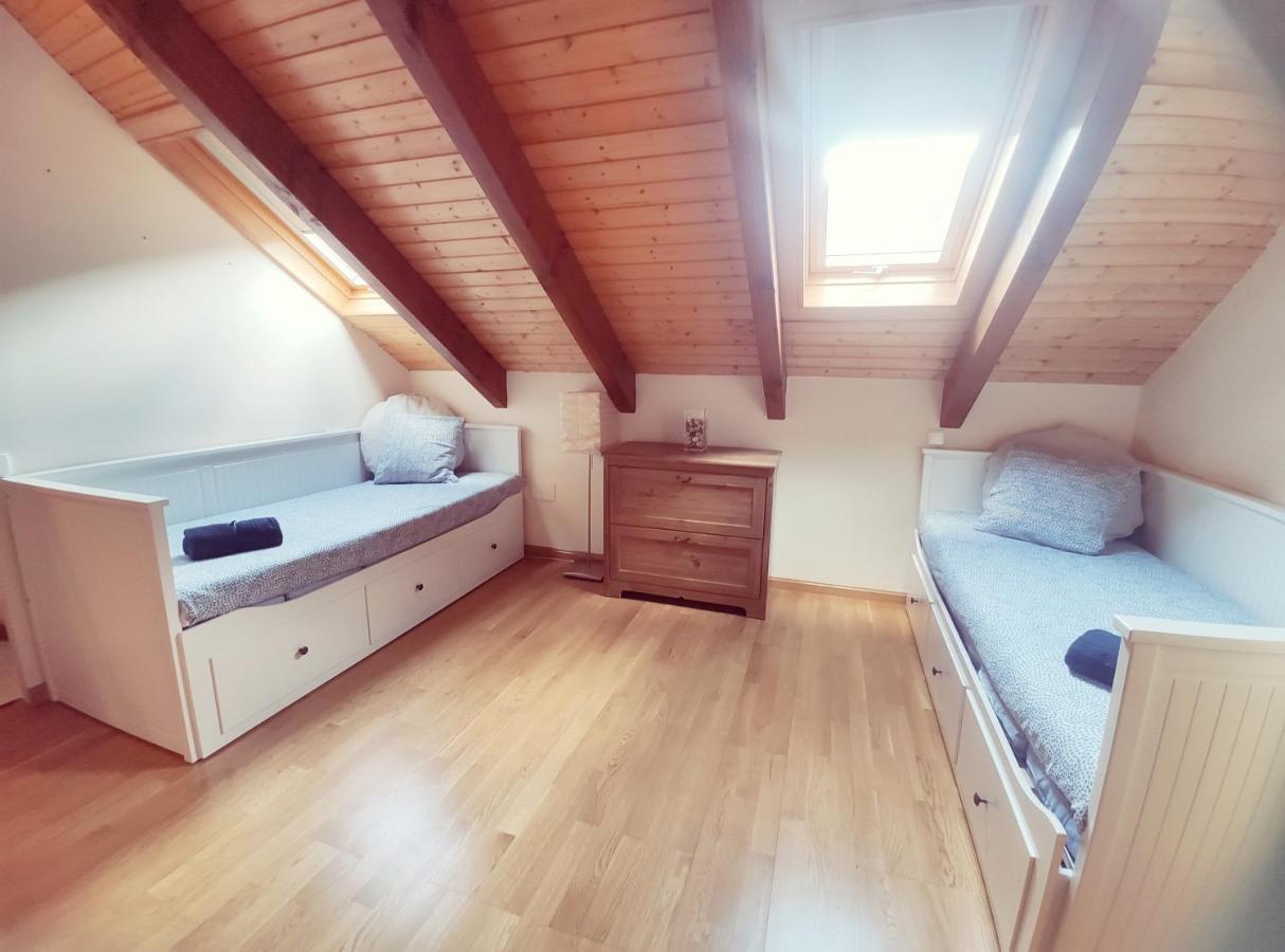 Duplex Familiar Izarraitz Apartment Villanua Bagian luar foto