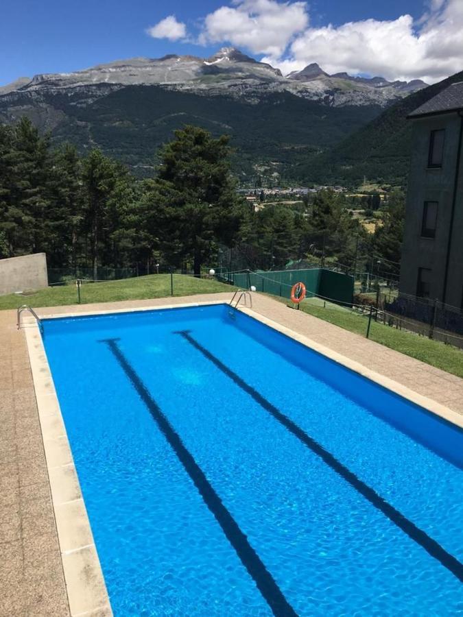 Duplex Familiar Izarraitz Apartment Villanua Bagian luar foto